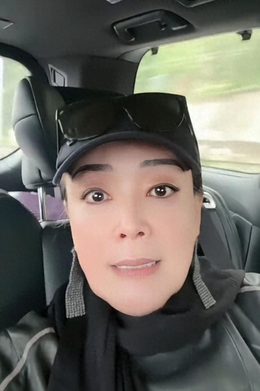 中欧体育官方网站-母子俩又杠上了！张兰生气离台不受儿子待见，吐槽汪大爷不管小菲