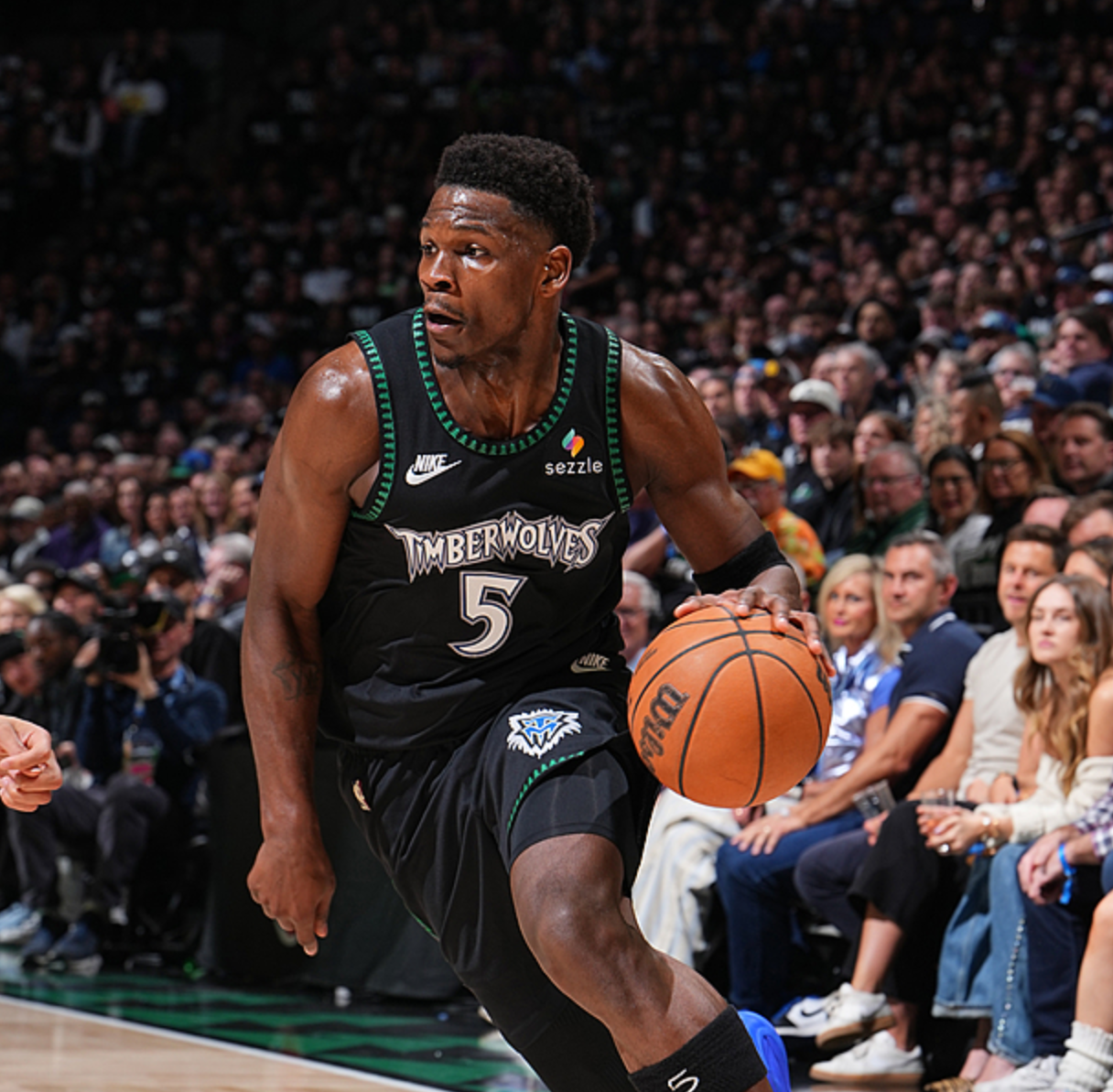 中欧体育登录入口-逆转！多森姆43+4，约基奇24+15+9，NBA巨星伤退，季后赛走势巨变